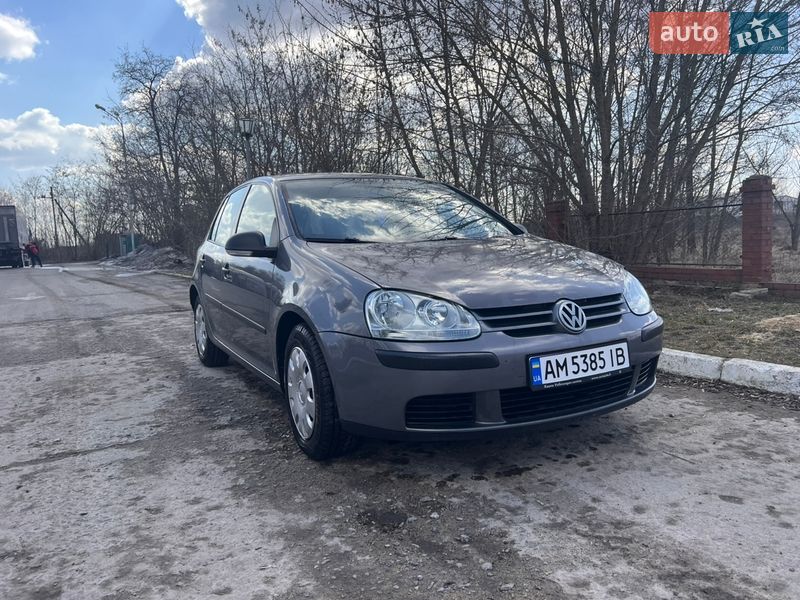 Хэтчбек Volkswagen Golf 2006 в Бердичеве
