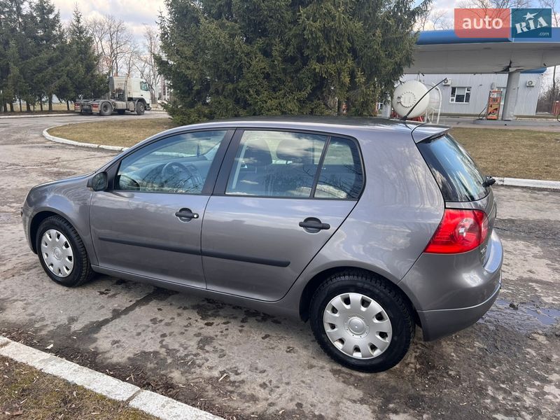 Хэтчбек Volkswagen Golf 2006 в Бердичеве
