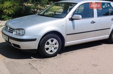 Хетчбек Volkswagen Golf 2002 в Кропивницькому