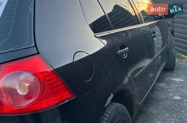 Хетчбек Volkswagen Golf 2004 в Івано-Франківську