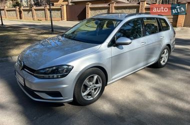 Универсал Volkswagen Golf 2018 в Чернигове