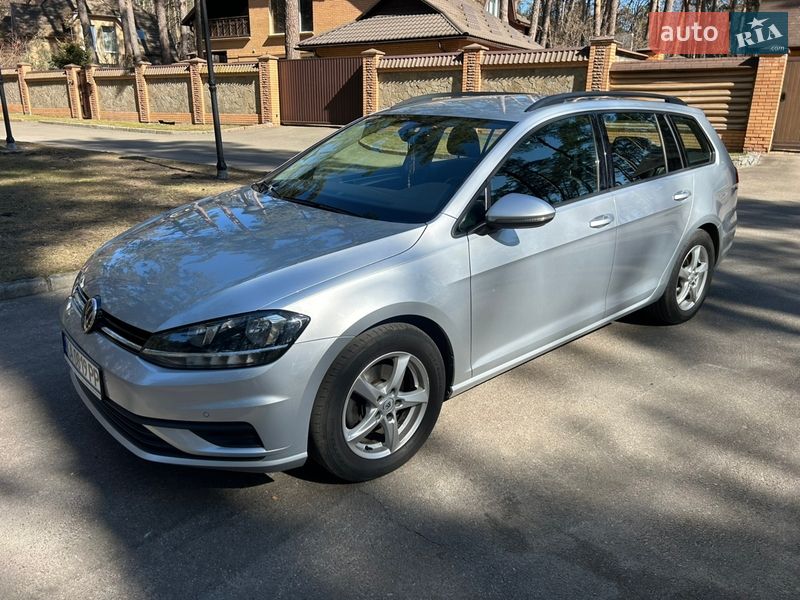 Универсал Volkswagen Golf 2018 в Чернигове