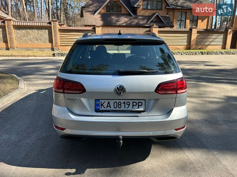 Универсал Volkswagen Golf 2018 в Чернигове