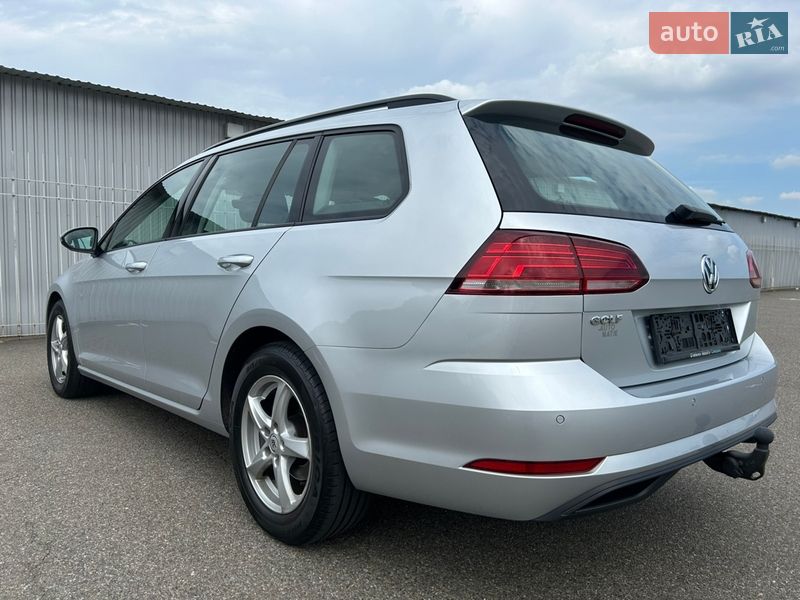 Универсал Volkswagen Golf 2018 в Чернигове