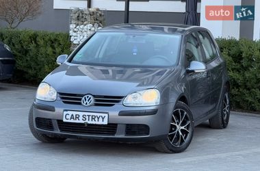 Хетчбек Volkswagen Golf 2004 в Стрию