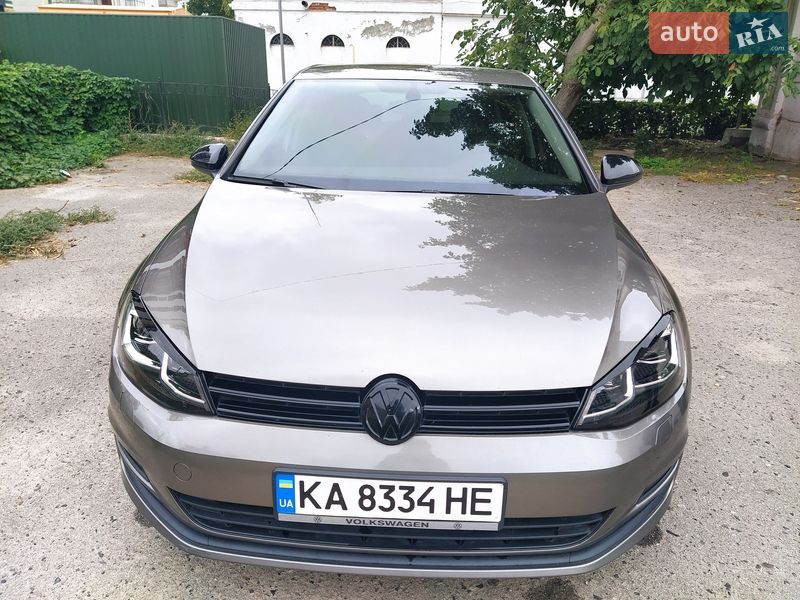 Хэтчбек Volkswagen Golf 2013 в Ромнах