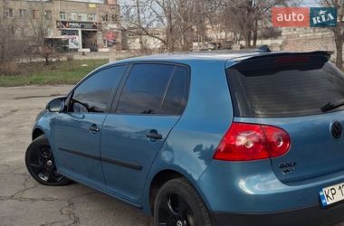 Хетчбек Volkswagen Golf 2005 в Запоріжжі