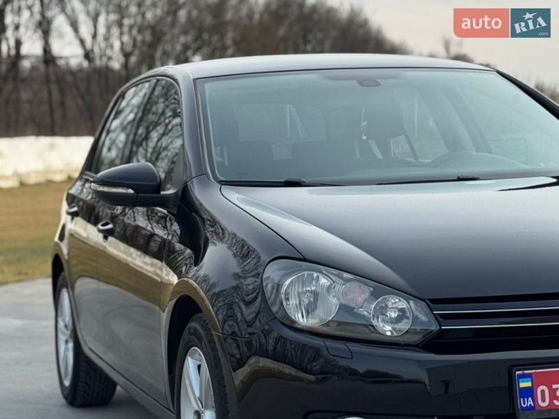 Хетчбек Volkswagen Golf 2010 в Луцьку