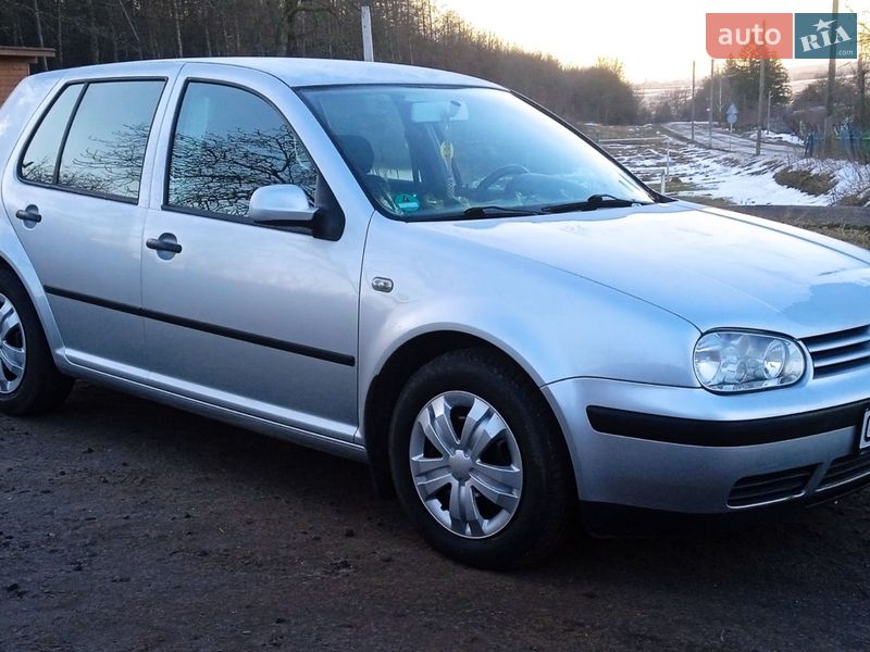 Хэтчбек Volkswagen Golf 2001 в Хмельницком