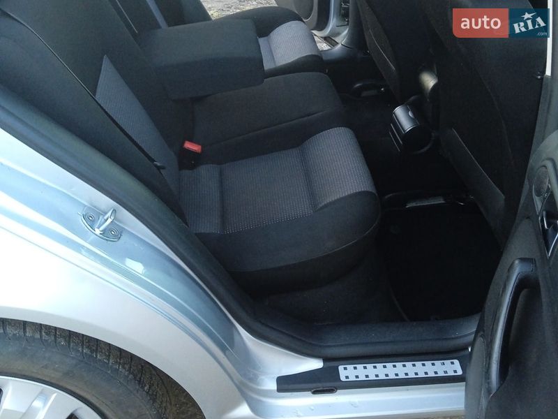 Хэтчбек Volkswagen Golf 2001 в Хмельницком