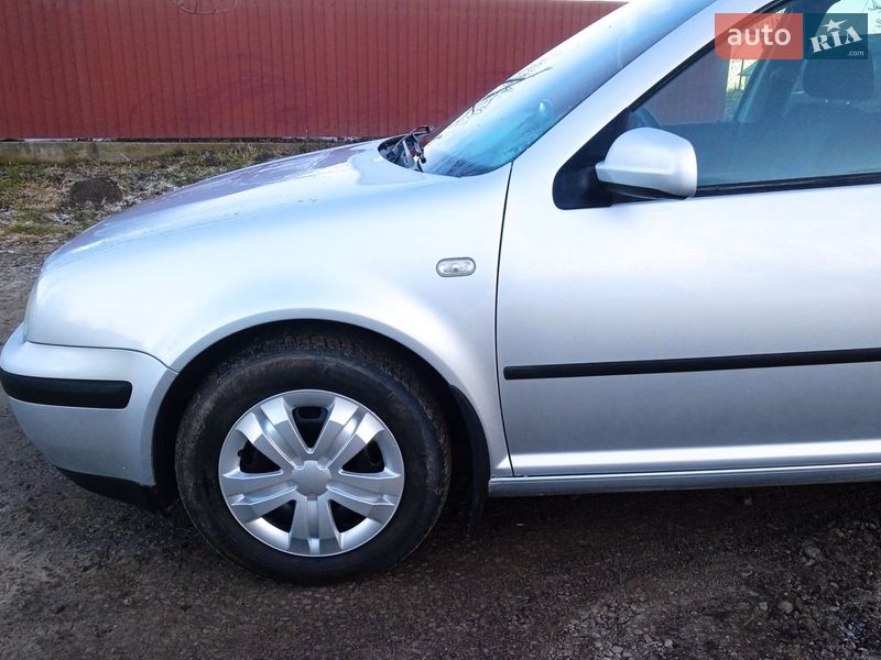 Хэтчбек Volkswagen Golf 2001 в Хмельницком