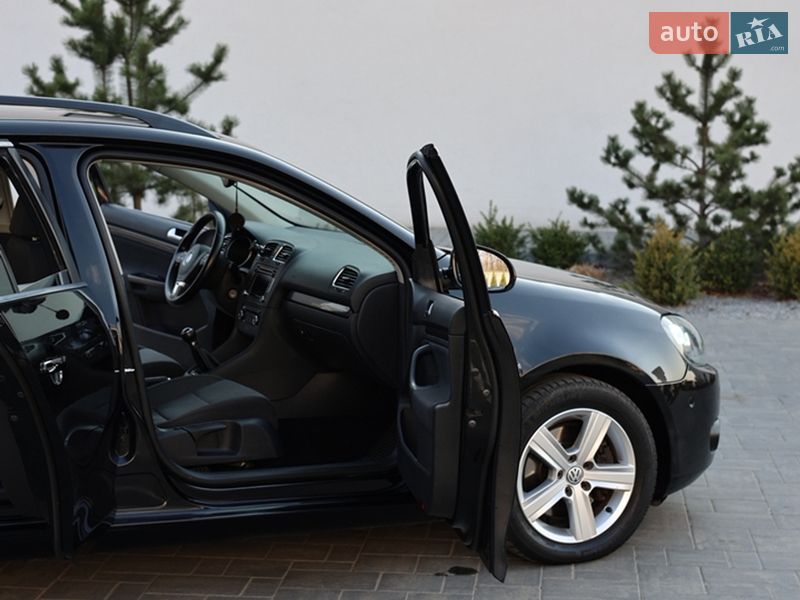 Универсал Volkswagen Golf 2011 в Луцке