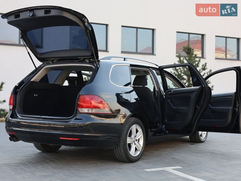 Универсал Volkswagen Golf 2011 в Луцке