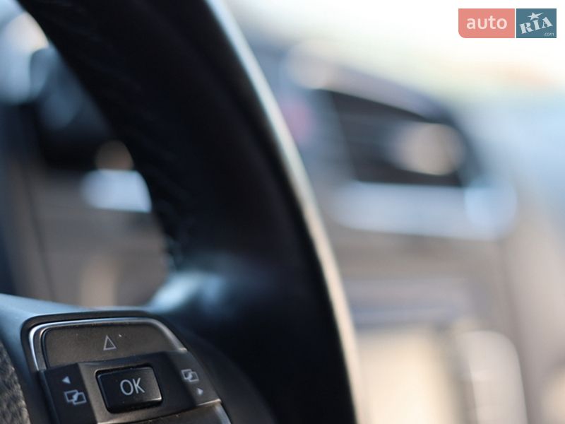 Универсал Volkswagen Golf 2011 в Луцке