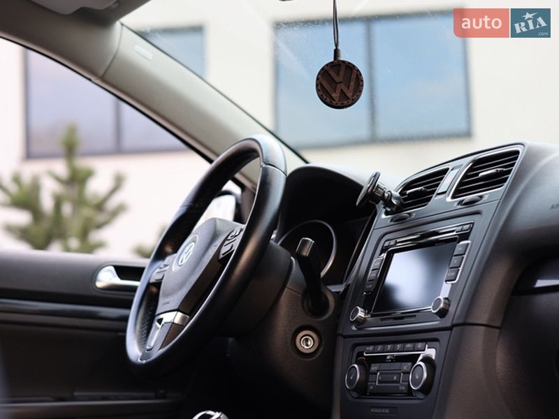 Универсал Volkswagen Golf 2011 в Луцке