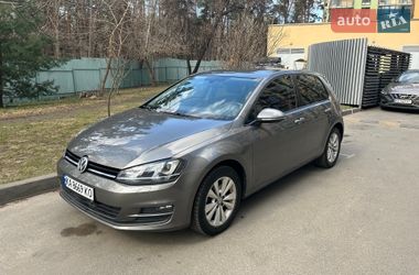 Хетчбек Volkswagen Golf 2016 в Києві