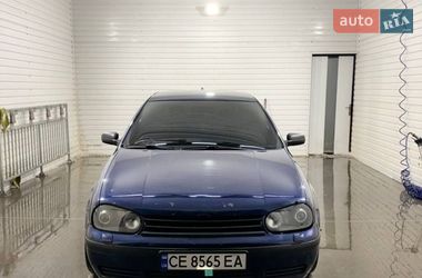 Хетчбек Volkswagen Golf 2002 в Чернівцях