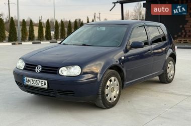 Хетчбек Volkswagen Golf 2001 в Києві