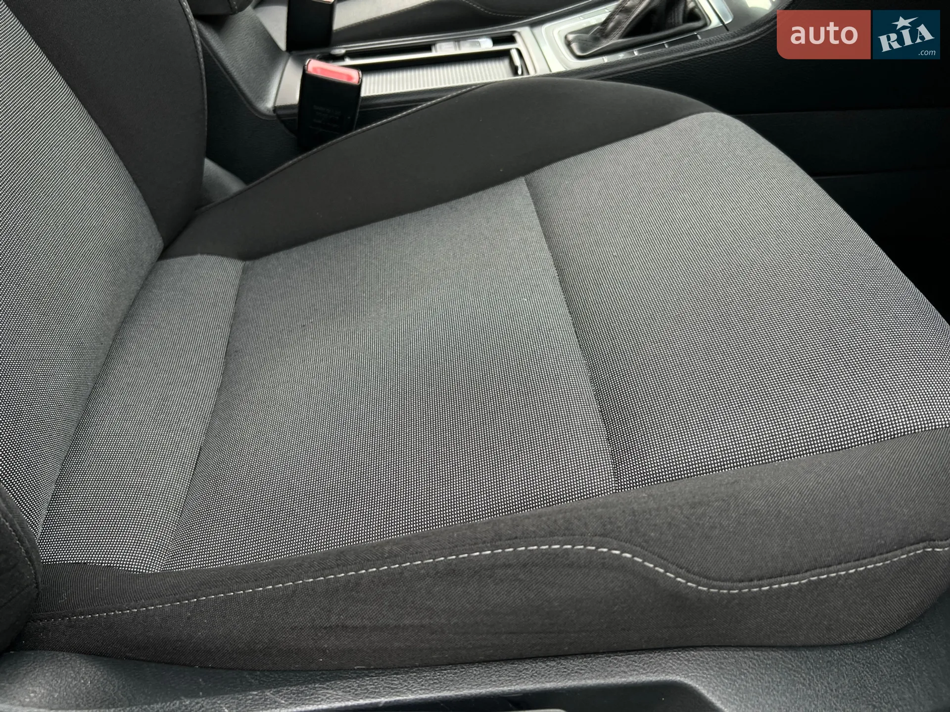 Volkswagen Golf 2015 VIN WVWZZZAUZFP634334 фото оголошення 51 з 96