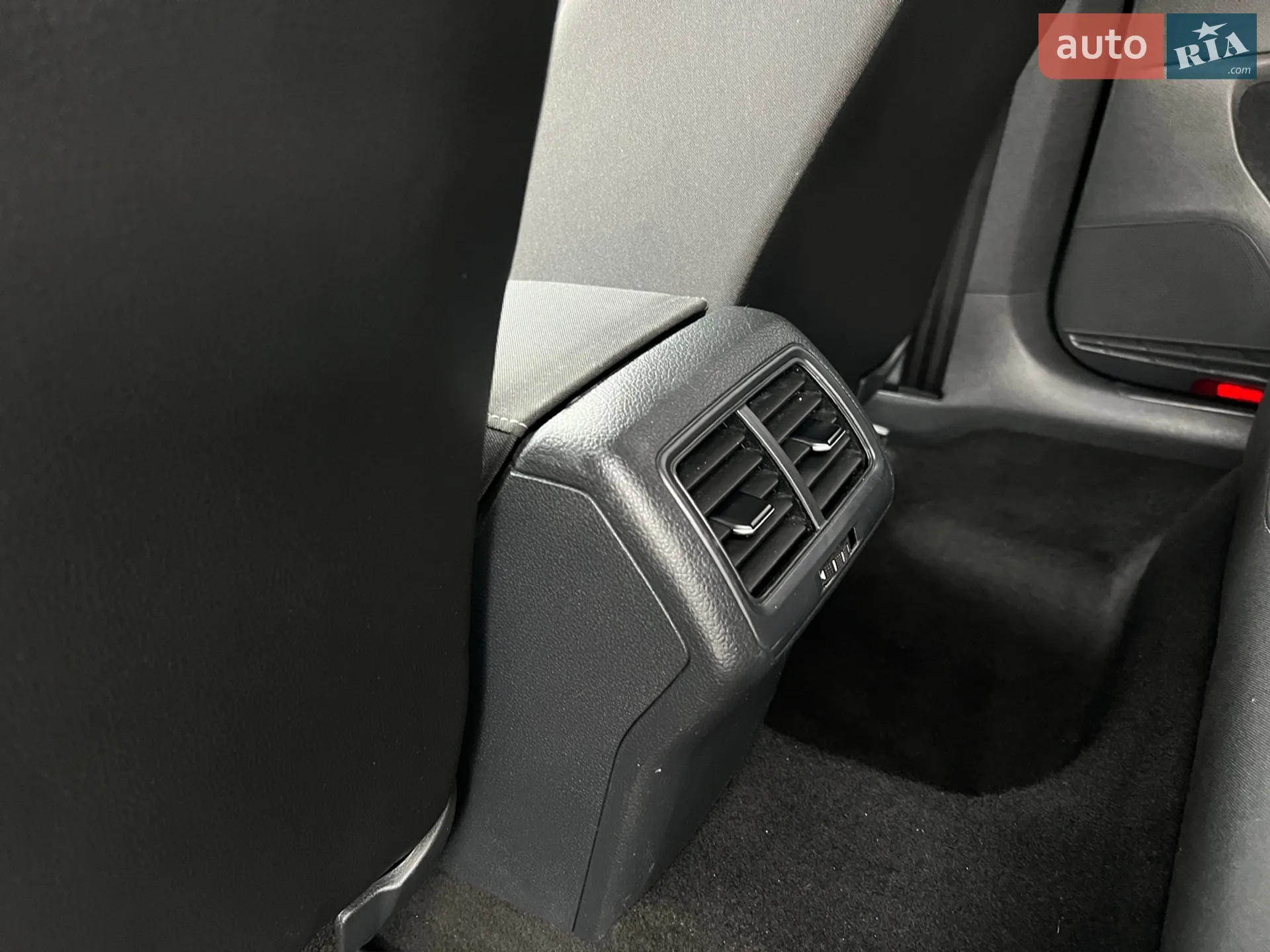 Volkswagen Golf 2015 VIN WVWZZZAUZFP634334 фото оголошення 90 з 96
