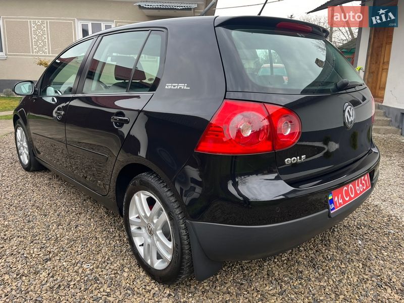 Хэтчбек Volkswagen Golf 2007 в Калуше