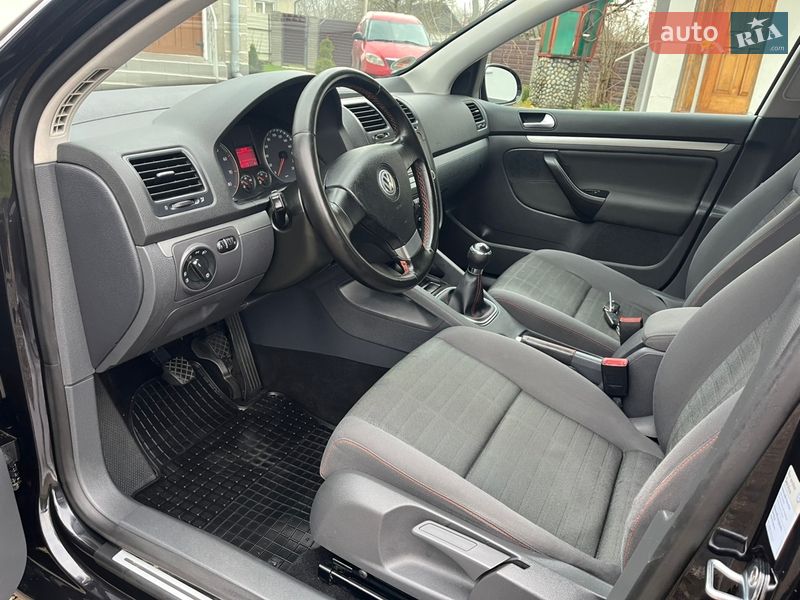 Хэтчбек Volkswagen Golf 2007 в Калуше