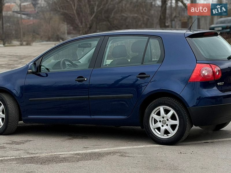 Хэтчбек Volkswagen Golf 2006 в Запорожье