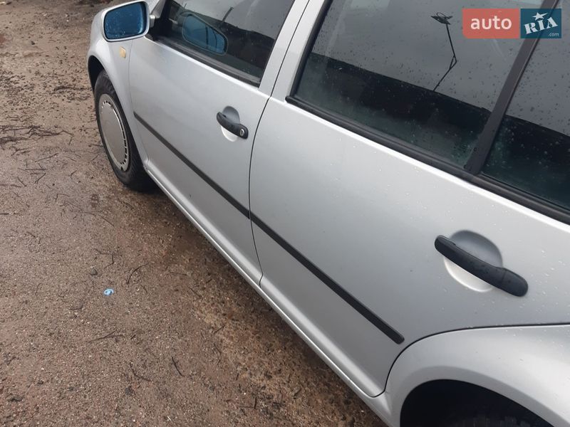 Хэтчбек Volkswagen Golf 1999 в Южноукраинске