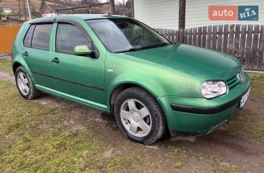 Хэтчбек Volkswagen Golf 2001 в Черной Тисе