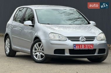 Хетчбек Volkswagen Golf 2008 в Чернівцях