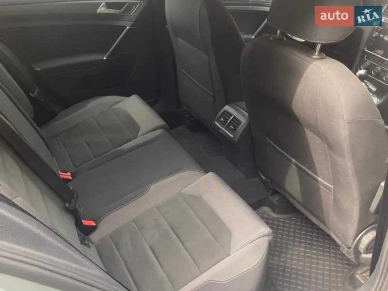 Volkswagen Golf 2019 VIN WVWZZZAUZKP541219 фото оголошення 13 з 63