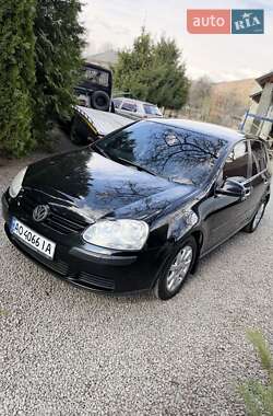 Хэтчбек Volkswagen Golf 2003 в Хусте