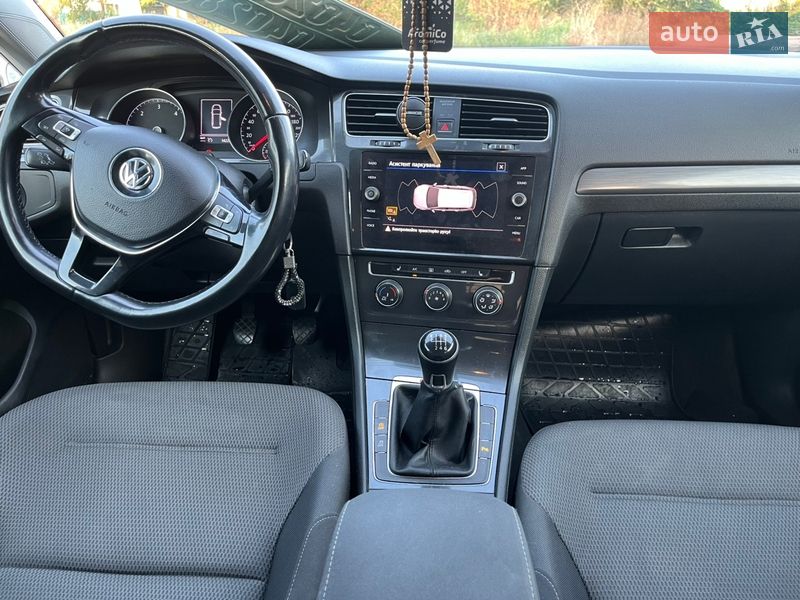 Универсал Volkswagen Golf 2017 в Черкассах
