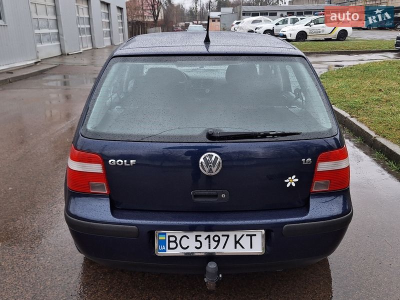 Хэтчбек Volkswagen Golf 2003 в Львове
