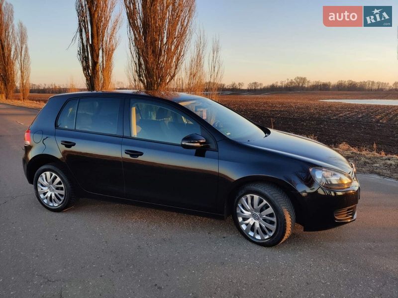 Хэтчбек Volkswagen Golf 2009 в Барышевке