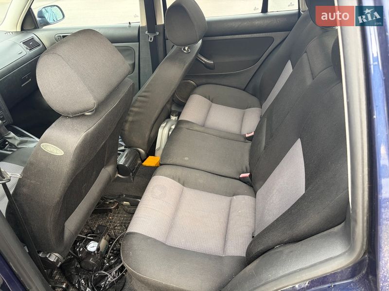 Универсал Volkswagen Golf 2002 в Луцке