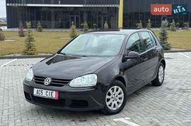 Хэтчбек Volkswagen Golf 2005 в Черновцах