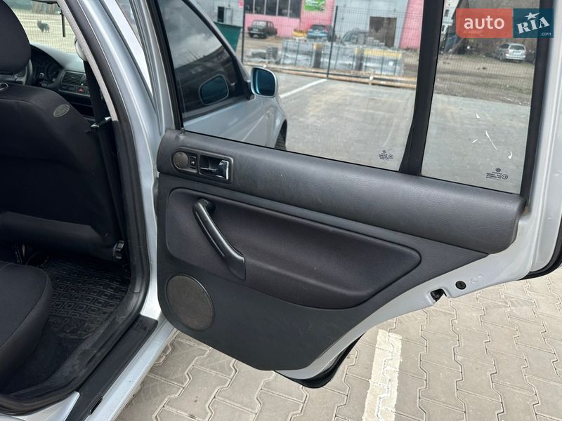 Универсал Volkswagen Golf 2001 в Нежине