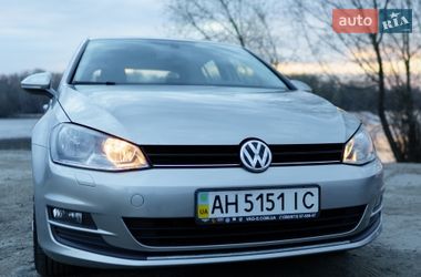 Хэтчбек Volkswagen Golf 2012 в Киеве