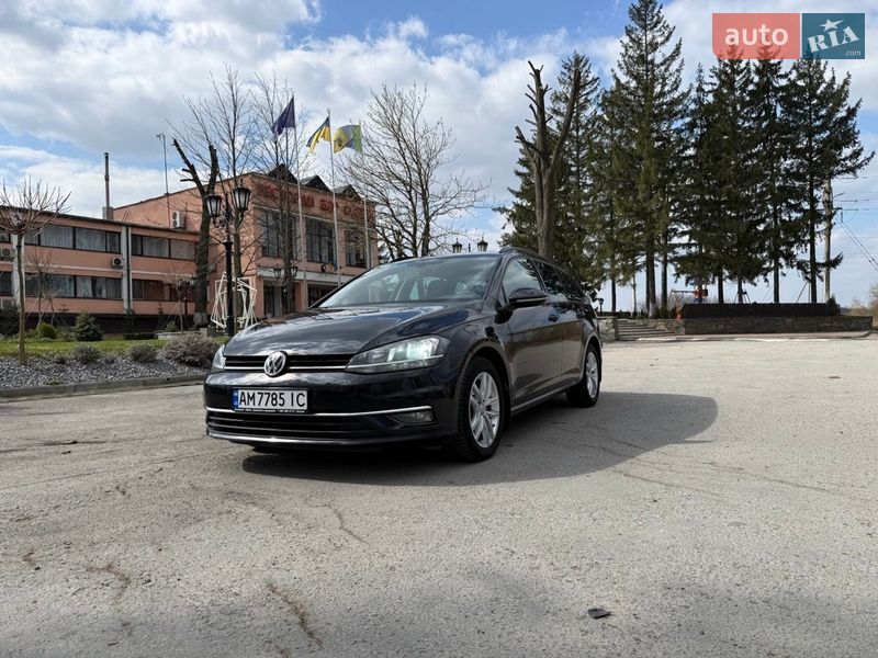 Универсал Volkswagen Golf 2017 в Звягеле