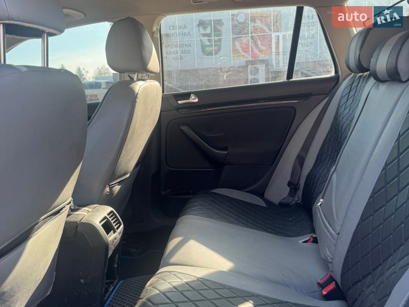 Универсал Volkswagen Golf 2010 в Гайсине