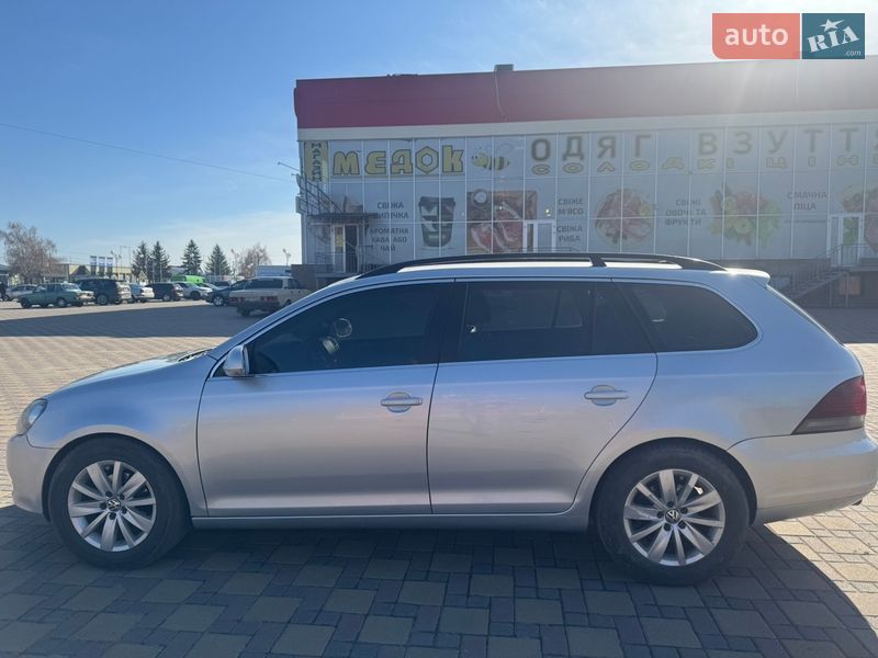 Универсал Volkswagen Golf 2010 в Гайсине