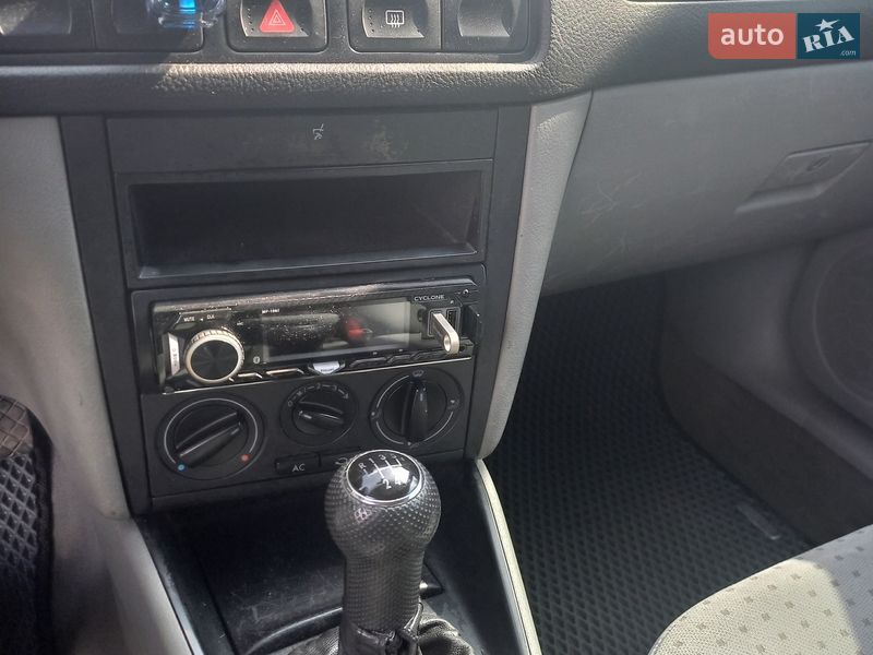 Хэтчбек Volkswagen Golf 1999 в Кременчуге