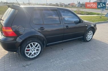 Хетчбек Volkswagen Golf 2004 в Городку