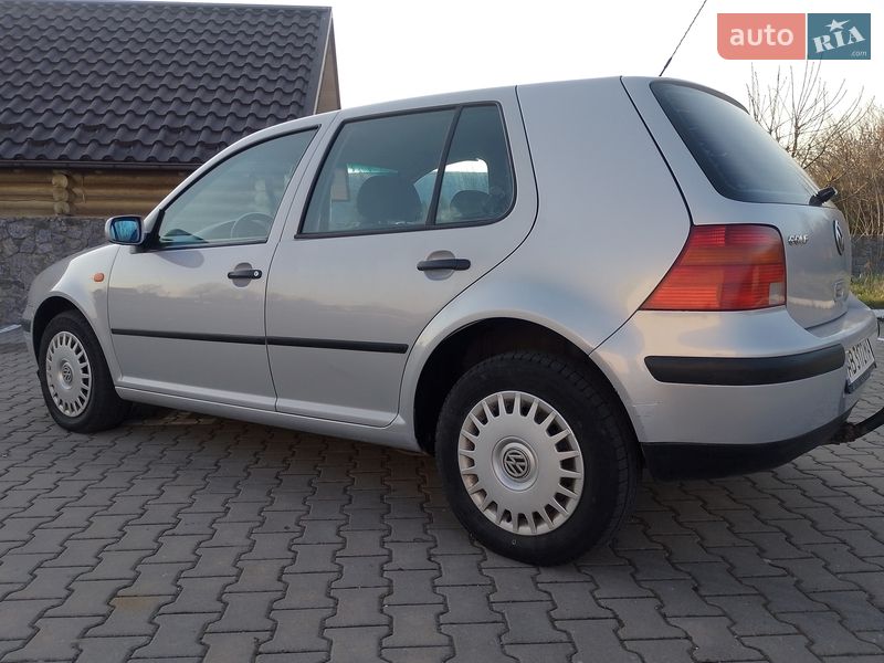 Хэтчбек Volkswagen Golf 1998 в Иванове