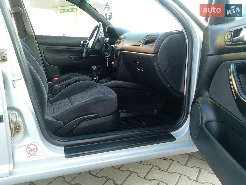 Хэтчбек Volkswagen Golf 1998 в Иванове