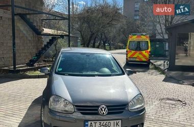 Хэтчбек Volkswagen Golf 2005 в Надворной