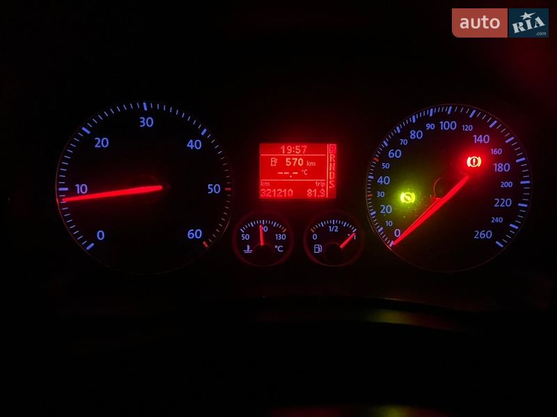 Хэтчбек Volkswagen Golf 2005 в Запорожье