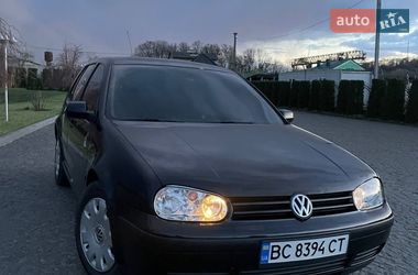 Хетчбек Volkswagen Golf 2002 в Жовкві