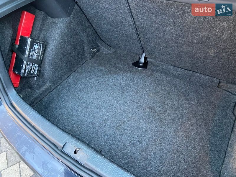 Хэтчбек Volkswagen Golf 2008 в Ужгороде